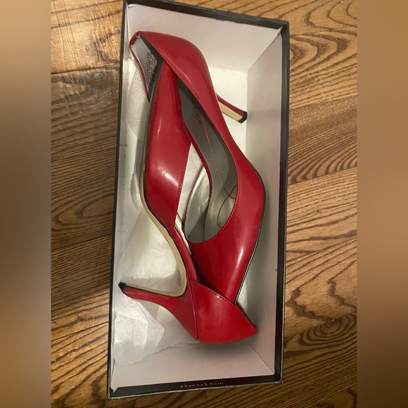 AK Anne Klein Heels - Picture 3 of 3